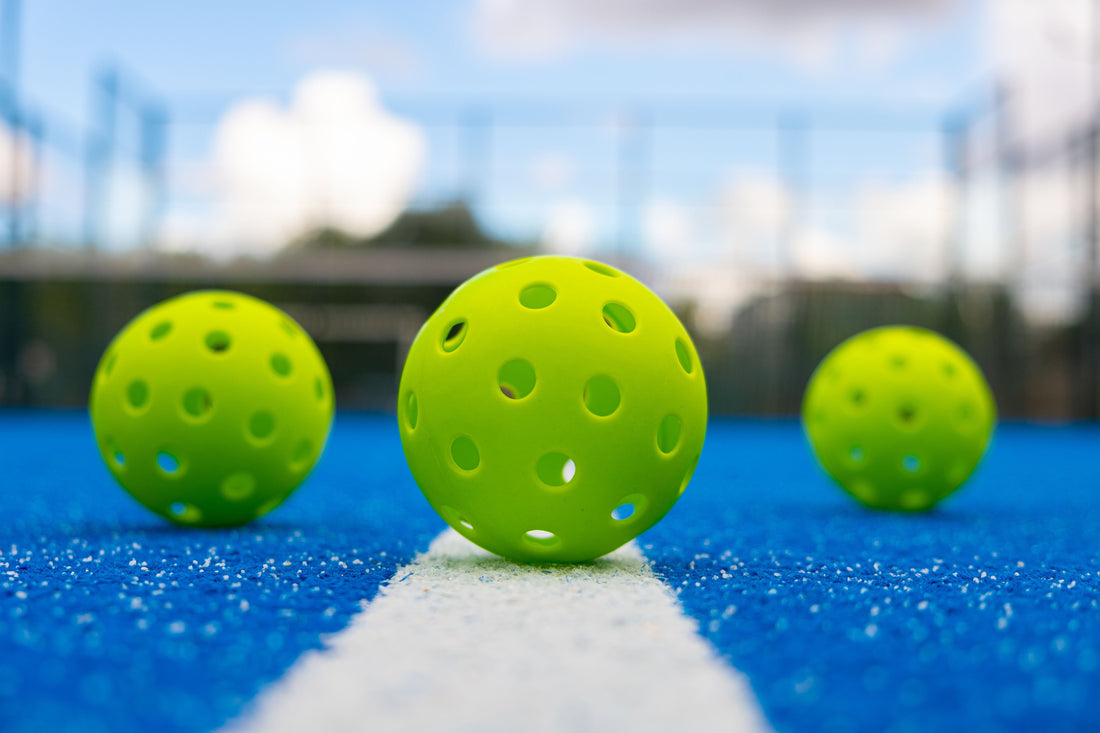 Best Pickleball Balls for Outdoor vs Indoor Play (Complete Guide)